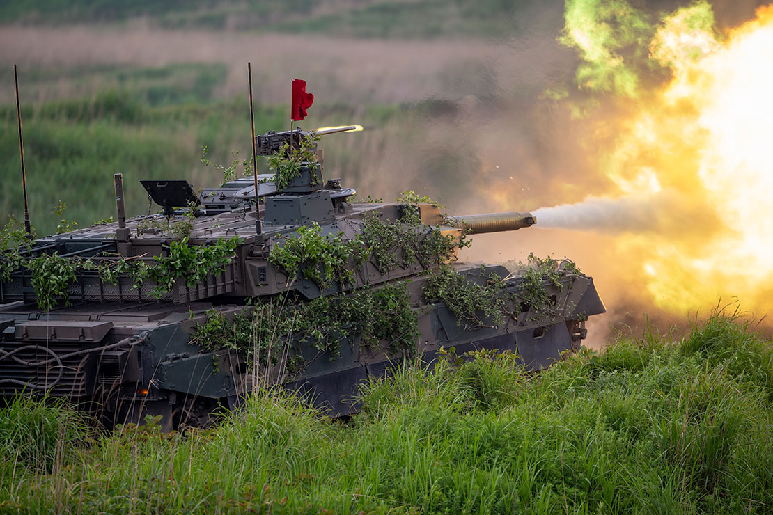 入手不可 レア 富士総合火力演習 平成13年度 記念品 入手不可 陸上自衛隊 Amazon.co.jp: 令和元年 富士総合火力演習【BD-R、バリュープライス版